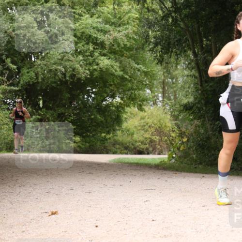 30.08.2026 - Elbe Triathlon Hamburg Antke Förster http://msf.ph/oto/10105605 30.08.2026 12:12:55 Laufen 1665, 1498 meine-sportfotos.de