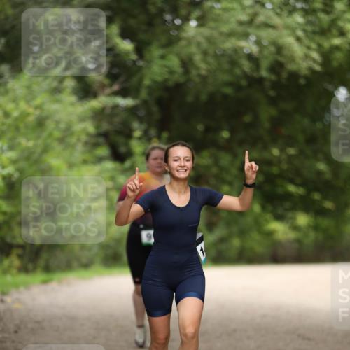 30.08.2026 - Elbe Triathlon Hamburg Antke Förster http://msf.ph/oto/10105606 30.08.2026 12:06:23 Laufen 1 meine-sportfotos.de