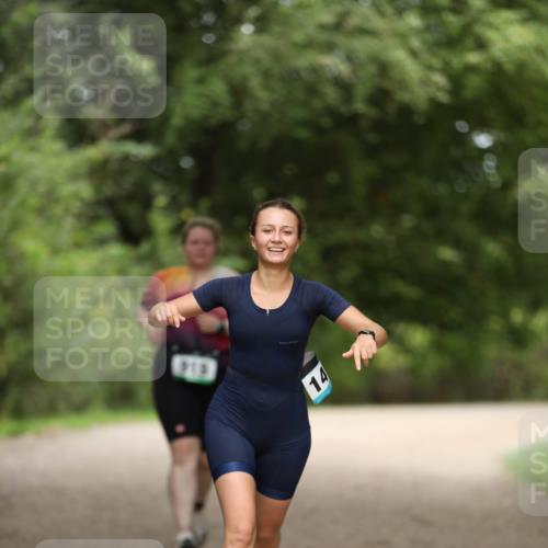 30.08.2026 - Elbe Triathlon Hamburg Antke Förster http://msf.ph/oto/10105608 30.08.2026 12:06:23 Laufen 14 meine-sportfotos.de