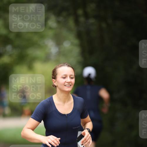 30.08.2026 - Elbe Triathlon Hamburg Antke Förster http://msf.ph/oto/10105614 30.08.2026 12:06:25 Laufen  meine-sportfotos.de