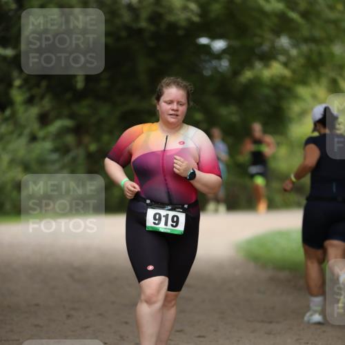 30.08.2026 - Elbe Triathlon Hamburg Antke Förster http://msf.ph/oto/10105616 30.08.2026 12:06:26 Laufen 919 meine-sportfotos.de