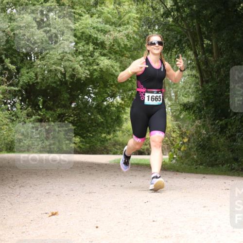 30.08.2026 - Elbe Triathlon Hamburg Antke Förster http://msf.ph/oto/10105619 30.08.2026 12:13:01 Laufen 1665 meine-sportfotos.de