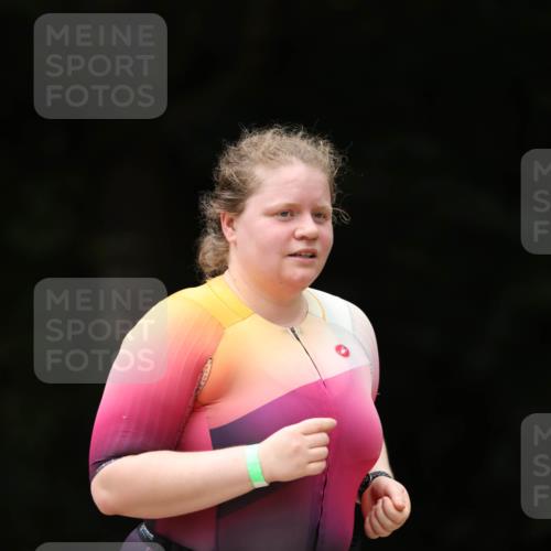 30.08.2026 - Elbe Triathlon Hamburg Antke Förster http://msf.ph/oto/10105626 30.08.2026 12:06:29 Laufen 919 meine-sportfotos.de