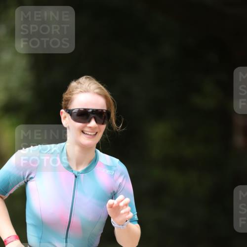 30.08.2026 - Elbe Triathlon Hamburg Antke Förster http://msf.ph/oto/10105644 30.08.2026 12:06:41 Laufen 1505 meine-sportfotos.de