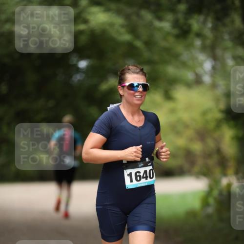 30.08.2026 - Elbe Triathlon Hamburg Antke Förster http://msf.ph/oto/10105650 30.08.2026 12:06:49 Laufen 1640 meine-sportfotos.de