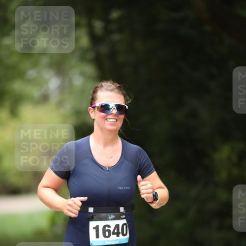 30.08.2026 - Elbe Triathlon Hamburg Antke Förster http://msf.ph/oto/10105652 30.08.2026 12:06:50 Laufen 1640 meine-sportfotos.de