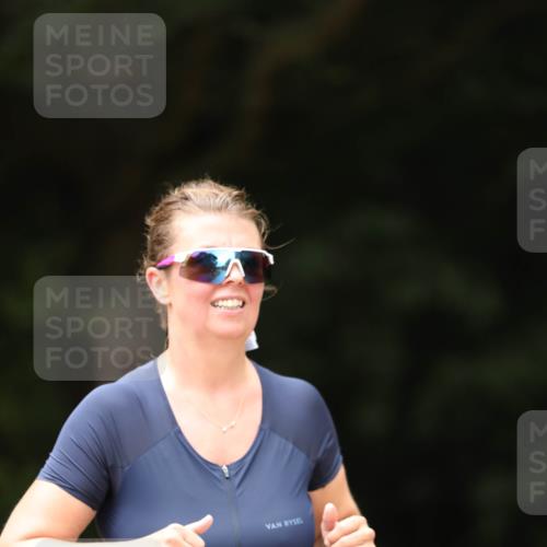 30.08.2026 - Elbe Triathlon Hamburg Antke Förster http://msf.ph/oto/10105656 30.08.2026 12:06:51 Laufen 1640 meine-sportfotos.de
