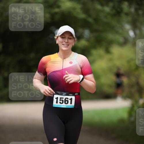 30.08.2026 - Elbe Triathlon Hamburg Antke Förster http://msf.ph/oto/10105662 30.08.2026 12:06:54 Laufen 1561 meine-sportfotos.de