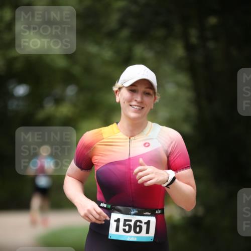 30.08.2026 - Elbe Triathlon Hamburg Antke Förster http://msf.ph/oto/10105664 30.08.2026 12:06:55 Laufen 1561 meine-sportfotos.de