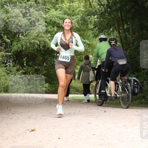 30.08.2026 - Elbe Triathlon Hamburg Antke Förster http://msf.ph/oto/10105665 30.08.2026 12:13:41 Laufen 1465 meine-sportfotos.de