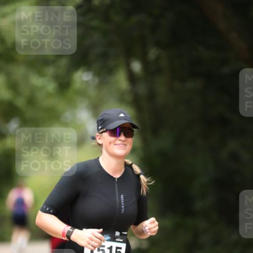 30.08.2026 - Elbe Triathlon Hamburg Antke Förster http://msf.ph/oto/10105678 30.08.2026 12:07:14 Laufen 7515 meine-sportfotos.de
