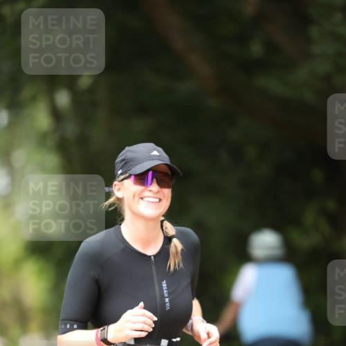 30.08.2026 - Elbe Triathlon Hamburg Antke Förster http://msf.ph/oto/10105680 30.08.2026 12:07:15 Laufen 1515 meine-sportfotos.de