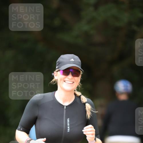 30.08.2026 - Elbe Triathlon Hamburg Antke Förster http://msf.ph/oto/10105682 30.08.2026 12:07:15 Laufen 1515 meine-sportfotos.de