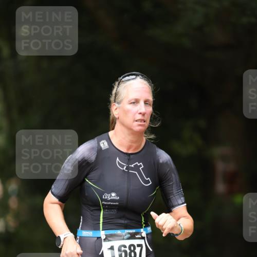 30.08.2026 - Elbe Triathlon Hamburg Antke Förster http://msf.ph/oto/10105698 30.08.2026 12:07:27 Laufen 1687 meine-sportfotos.de