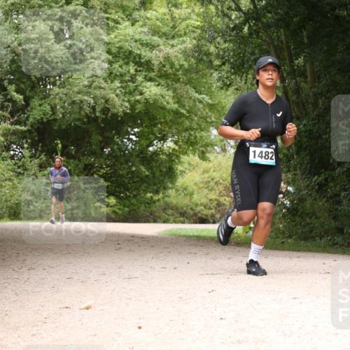 30.08.2026 - Elbe Triathlon Hamburg Antke Förster http://msf.ph/oto/10105709 30.08.2026 12:14:20 Laufen 1147, 1482 meine-sportfotos.de