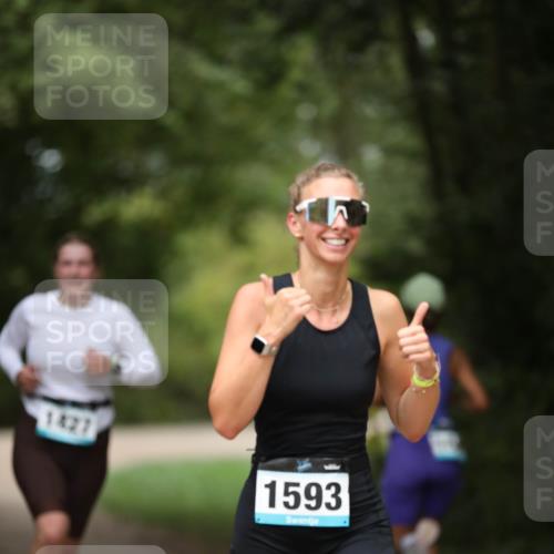 30.08.2026 - Elbe Triathlon Hamburg Antke Förster http://msf.ph/oto/10105720 30.08.2026 12:07:42 Laufen 1827, 1593 meine-sportfotos.de