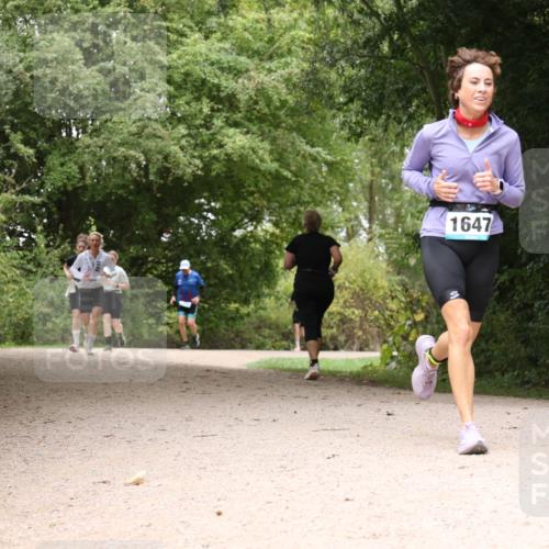30.08.2026 - Elbe Triathlon Hamburg Antke Förster http://msf.ph/oto/10105721 30.08.2026 12:14:29 Laufen 1647 meine-sportfotos.de