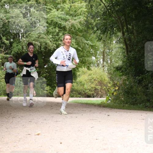 30.08.2026 - Elbe Triathlon Hamburg Antke Förster http://msf.ph/oto/10105731 30.08.2026 12:14:35 Laufen 907 meine-sportfotos.de