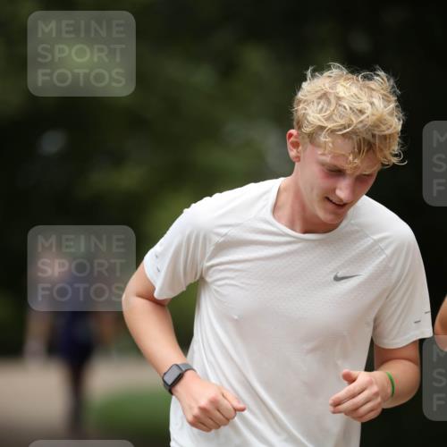 30.08.2026 - Elbe Triathlon Hamburg Antke Förster http://msf.ph/oto/10105732 30.08.2026 12:07:45 Laufen  meine-sportfotos.de