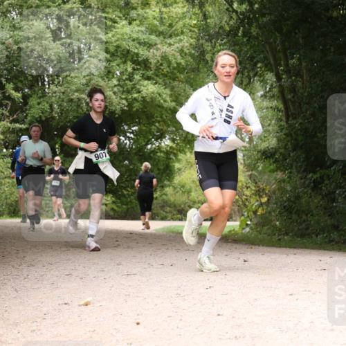 30.08.2026 - Elbe Triathlon Hamburg Antke Förster http://msf.ph/oto/10105733 30.08.2026 12:14:35 Laufen  meine-sportfotos.de