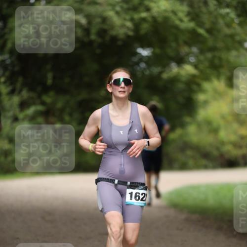30.08.2026 - Elbe Triathlon Hamburg Antke Förster http://msf.ph/oto/10105746 30.08.2026 12:07:56 Laufen 162 meine-sportfotos.de