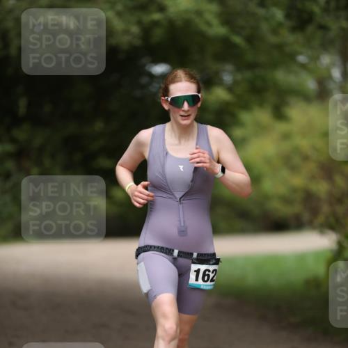 30.08.2026 - Elbe Triathlon Hamburg Antke Förster http://msf.ph/oto/10105748 30.08.2026 12:07:57 Laufen 162 meine-sportfotos.de