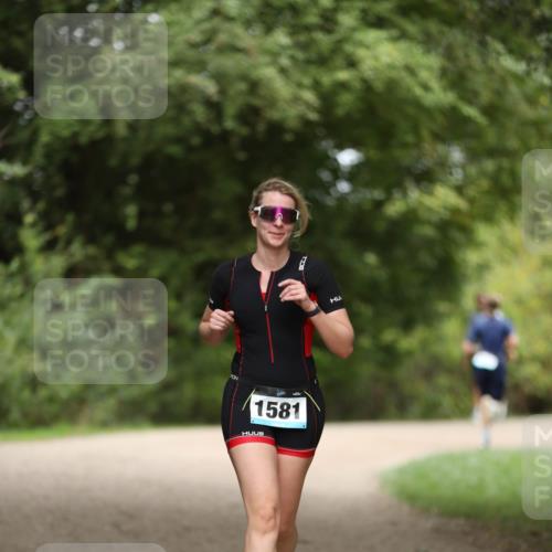 30.08.2026 - Elbe Triathlon Hamburg Antke Förster http://msf.ph/oto/10105756 30.08.2026 12:08:02 Laufen 1581 meine-sportfotos.de