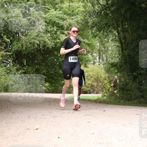 30.08.2026 - Elbe Triathlon Hamburg Antke Förster http://msf.ph/oto/10105761 30.08.2026 12:14:45 Laufen 1499 meine-sportfotos.de