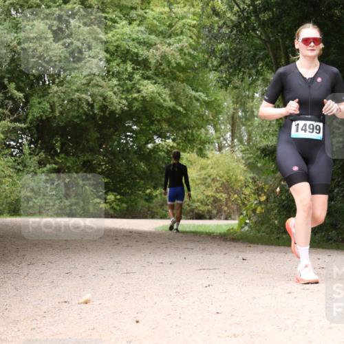30.08.2026 - Elbe Triathlon Hamburg Antke Förster http://msf.ph/oto/10105763 30.08.2026 12:14:46 Laufen 1499 meine-sportfotos.de
