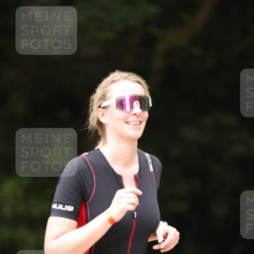 30.08.2026 - Elbe Triathlon Hamburg Antke Förster http://msf.ph/oto/10105768 30.08.2026 12:08:05 Laufen 1581 meine-sportfotos.de
