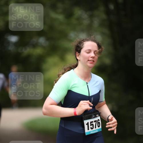 30.08.2026 - Elbe Triathlon Hamburg Antke Förster http://msf.ph/oto/10105770 30.08.2026 12:08:27 Laufen 1576 meine-sportfotos.de