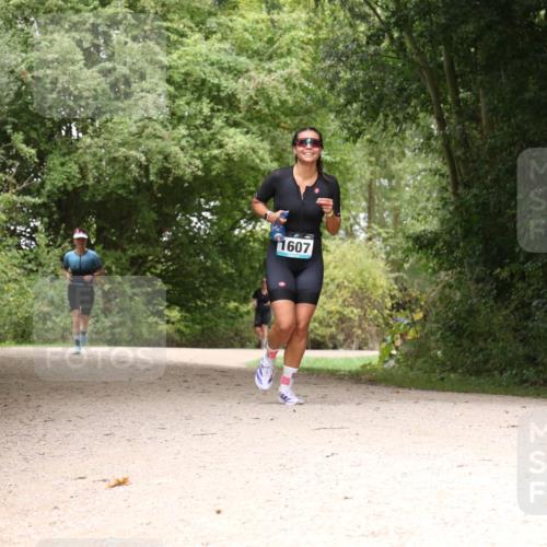 30.08.2026 - Elbe Triathlon Hamburg Antke Förster http://msf.ph/oto/10105771 30.08.2026 12:15:07 Laufen 1607 meine-sportfotos.de