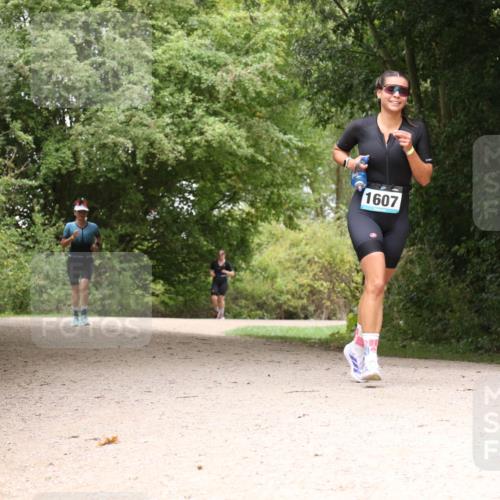 30.08.2026 - Elbe Triathlon Hamburg Antke Förster http://msf.ph/oto/10105773 30.08.2026 12:15:07 Laufen 1607 meine-sportfotos.de