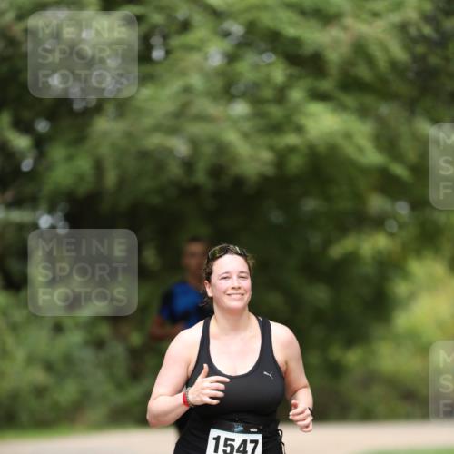 30.08.2026 - Elbe Triathlon Hamburg Antke Förster http://msf.ph/oto/10105782 30.08.2026 12:08:35 Laufen 1547 meine-sportfotos.de