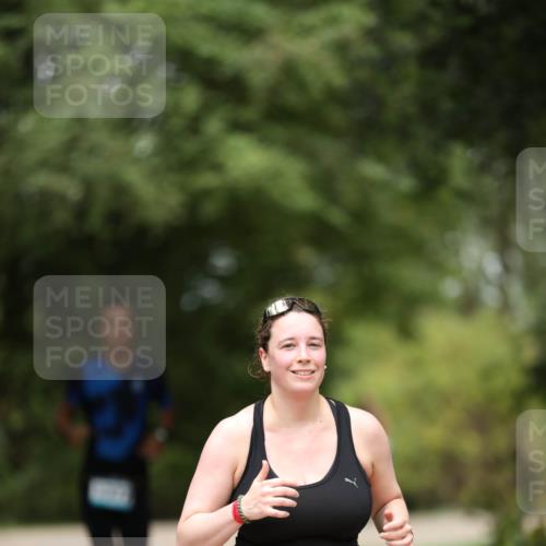 30.08.2026 - Elbe Triathlon Hamburg Antke Förster http://msf.ph/oto/10105784 30.08.2026 12:08:36 Laufen 1547 meine-sportfotos.de