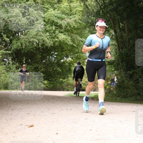 30.08.2026 - Elbe Triathlon Hamburg Antke Förster http://msf.ph/oto/10105785 30.08.2026 12:15:13 Laufen  meine-sportfotos.de