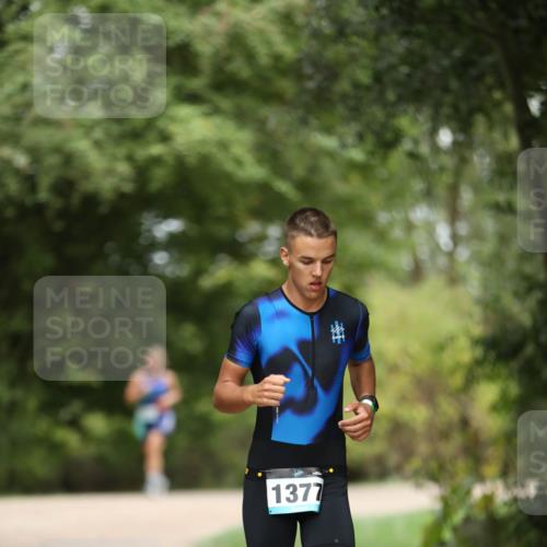 30.08.2026 - Elbe Triathlon Hamburg Antke Förster http://msf.ph/oto/10105790 30.08.2026 12:08:39 Laufen 1377 meine-sportfotos.de