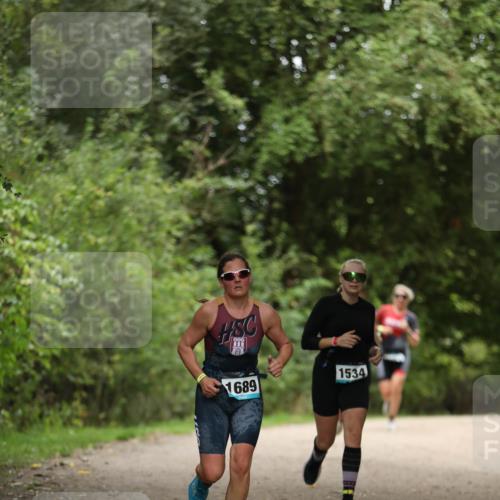 30.08.2026 - Elbe Triathlon Hamburg Antke Förster http://msf.ph/oto/10105792 30.08.2026 12:08:56 Laufen 689, 1534 meine-sportfotos.de