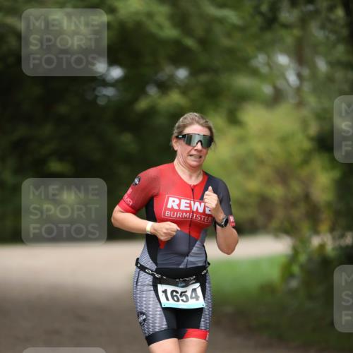 30.08.2026 - Elbe Triathlon Hamburg Antke Förster http://msf.ph/oto/10105804 30.08.2026 12:09:05 Laufen 1654 meine-sportfotos.de