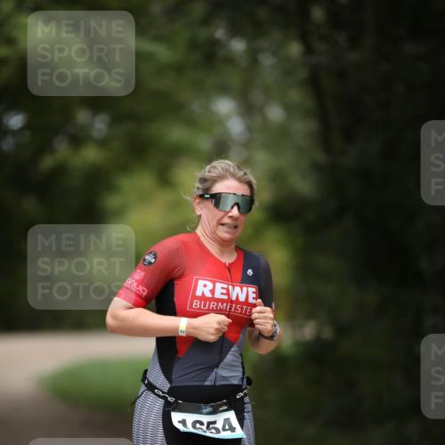 30.08.2026 - Elbe Triathlon Hamburg Antke Förster http://msf.ph/oto/10105806 30.08.2026 12:09:06 Laufen 1654 meine-sportfotos.de