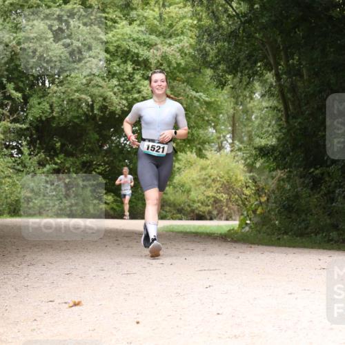 30.08.2026 - Elbe Triathlon Hamburg Antke Förster http://msf.ph/oto/10105807 30.08.2026 12:15:34 Laufen 1521 meine-sportfotos.de