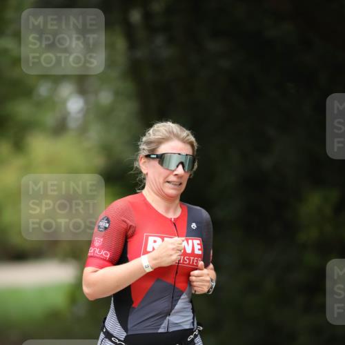 30.08.2026 - Elbe Triathlon Hamburg Antke Förster http://msf.ph/oto/10105808 30.08.2026 12:09:06 Laufen 1654 meine-sportfotos.de