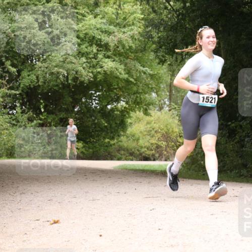 30.08.2026 - Elbe Triathlon Hamburg Antke Förster http://msf.ph/oto/10105809 30.08.2026 12:15:35 Laufen 1521 meine-sportfotos.de