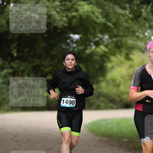 30.08.2026 - Elbe Triathlon Hamburg Antke Förster http://msf.ph/oto/10105816 30.08.2026 12:09:27 Laufen 1490 meine-sportfotos.de