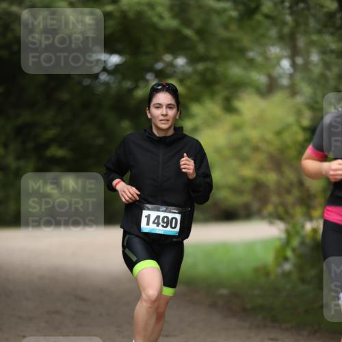 30.08.2026 - Elbe Triathlon Hamburg Antke Förster http://msf.ph/oto/10105818 30.08.2026 12:09:27 Laufen 1490 meine-sportfotos.de
