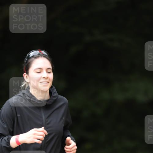 30.08.2026 - Elbe Triathlon Hamburg Antke Förster http://msf.ph/oto/10105826 30.08.2026 12:09:30 Laufen 1490 meine-sportfotos.de