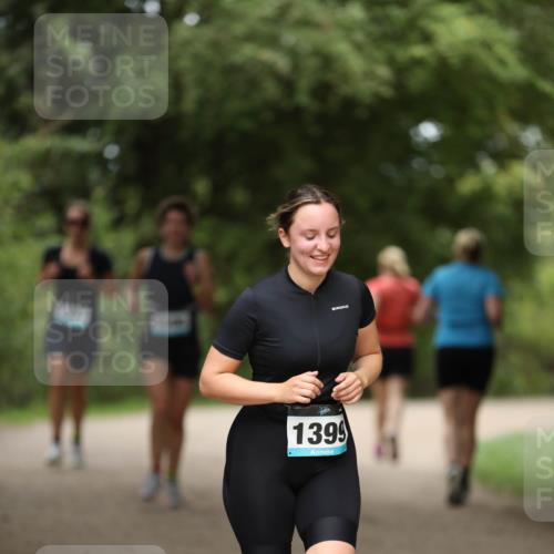 30.08.2026 - Elbe Triathlon Hamburg Antke Förster http://msf.ph/oto/10105832 30.08.2026 12:09:54 Laufen 1399 meine-sportfotos.de