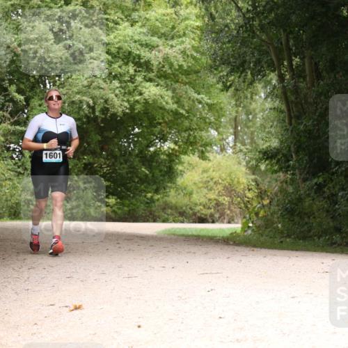 30.08.2026 - Elbe Triathlon Hamburg Antke Förster http://msf.ph/oto/10105835 30.08.2026 12:15:59 Laufen 1601 meine-sportfotos.de