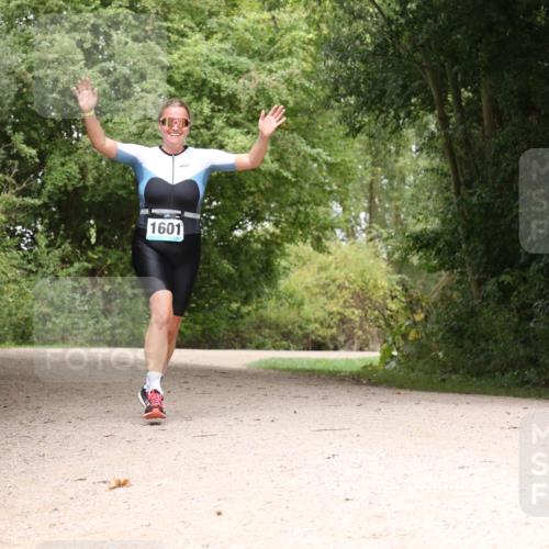 30.08.2026 - Elbe Triathlon Hamburg Antke Förster http://msf.ph/oto/10105837 30.08.2026 12:15:59 Laufen 1601 meine-sportfotos.de