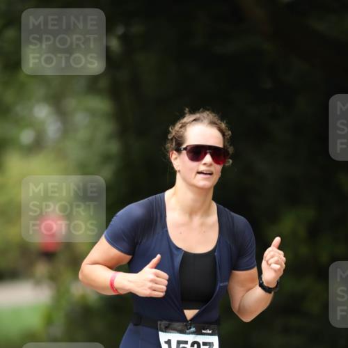 30.08.2026 - Elbe Triathlon Hamburg Antke Förster http://msf.ph/oto/10105840 30.08.2026 12:10:01 Laufen 1527 meine-sportfotos.de